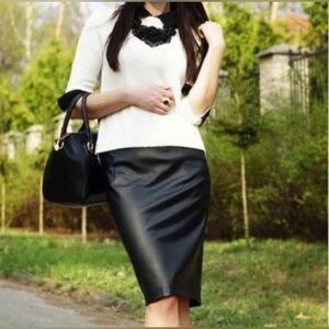 Calvin Klein EUC Pleather Skirt Black Size 6